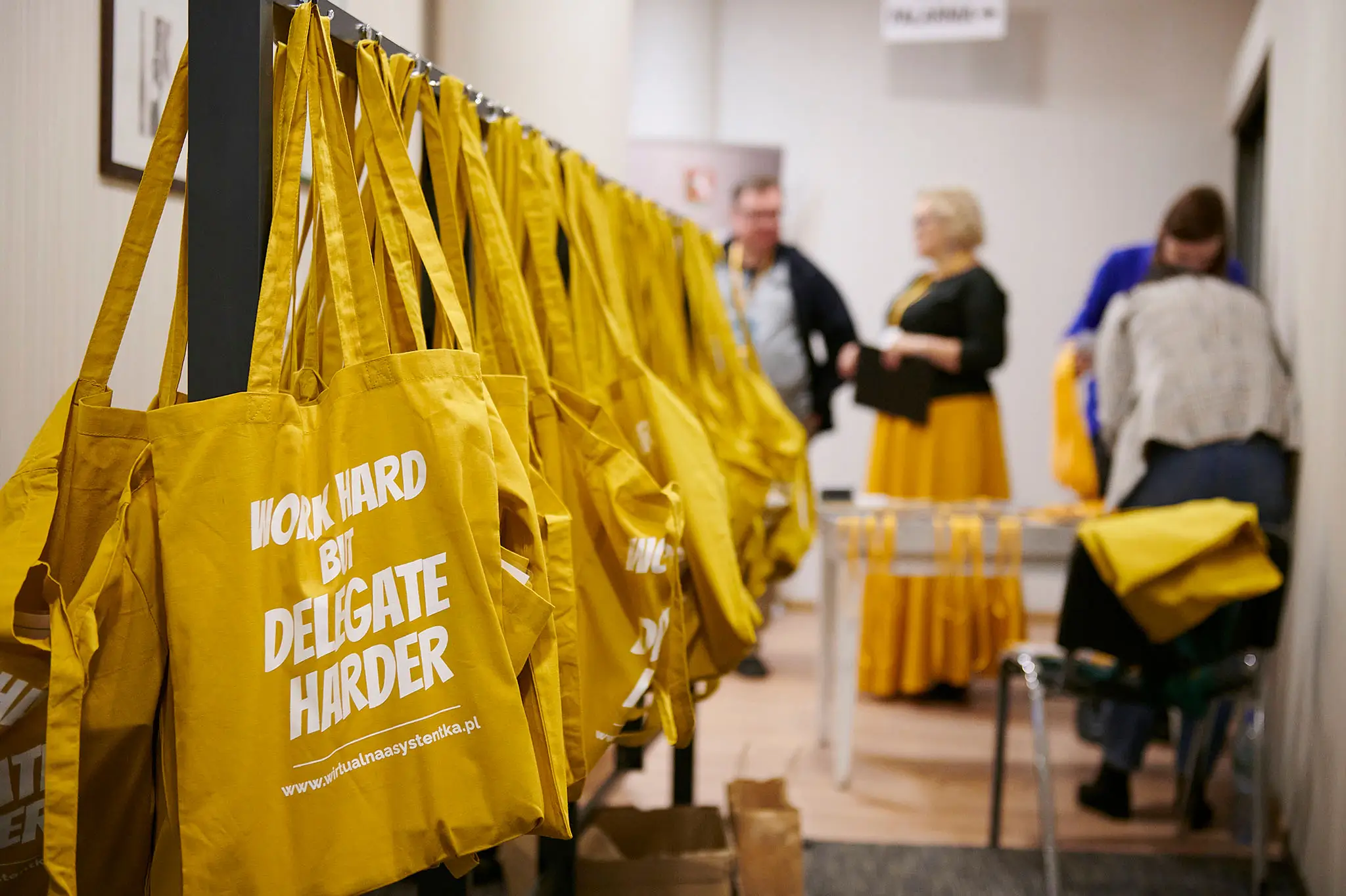 torba z insertami work hard delegate harer konferencja wirtualnych asystentek 2024 relacja w serwisie infoblogerka